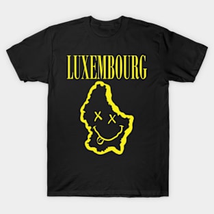 Vibrant Luxembourg: Unleash Your 90s Grunge Spirit! Smiling Squiggly Mouth Dazed Smiley Face T-Shirt